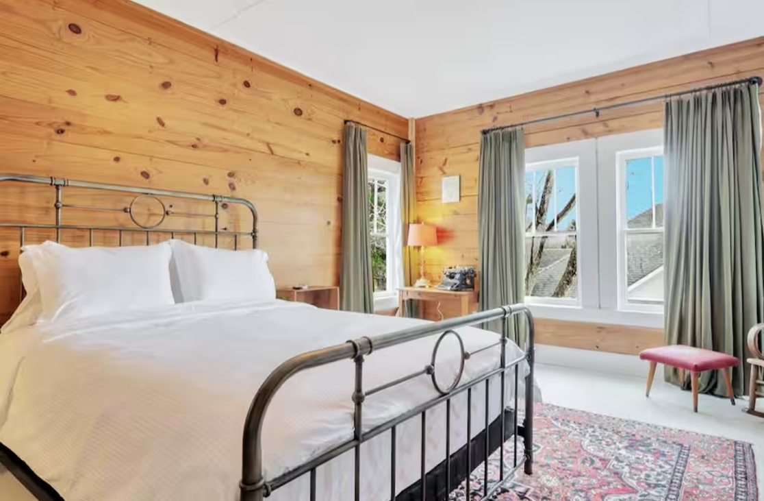 Luxe Private Room Downtown Hemphill